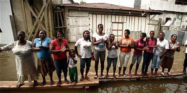 Grafica alusiva a Mujeres construyendo alternativas de vida, en medio del conflicto